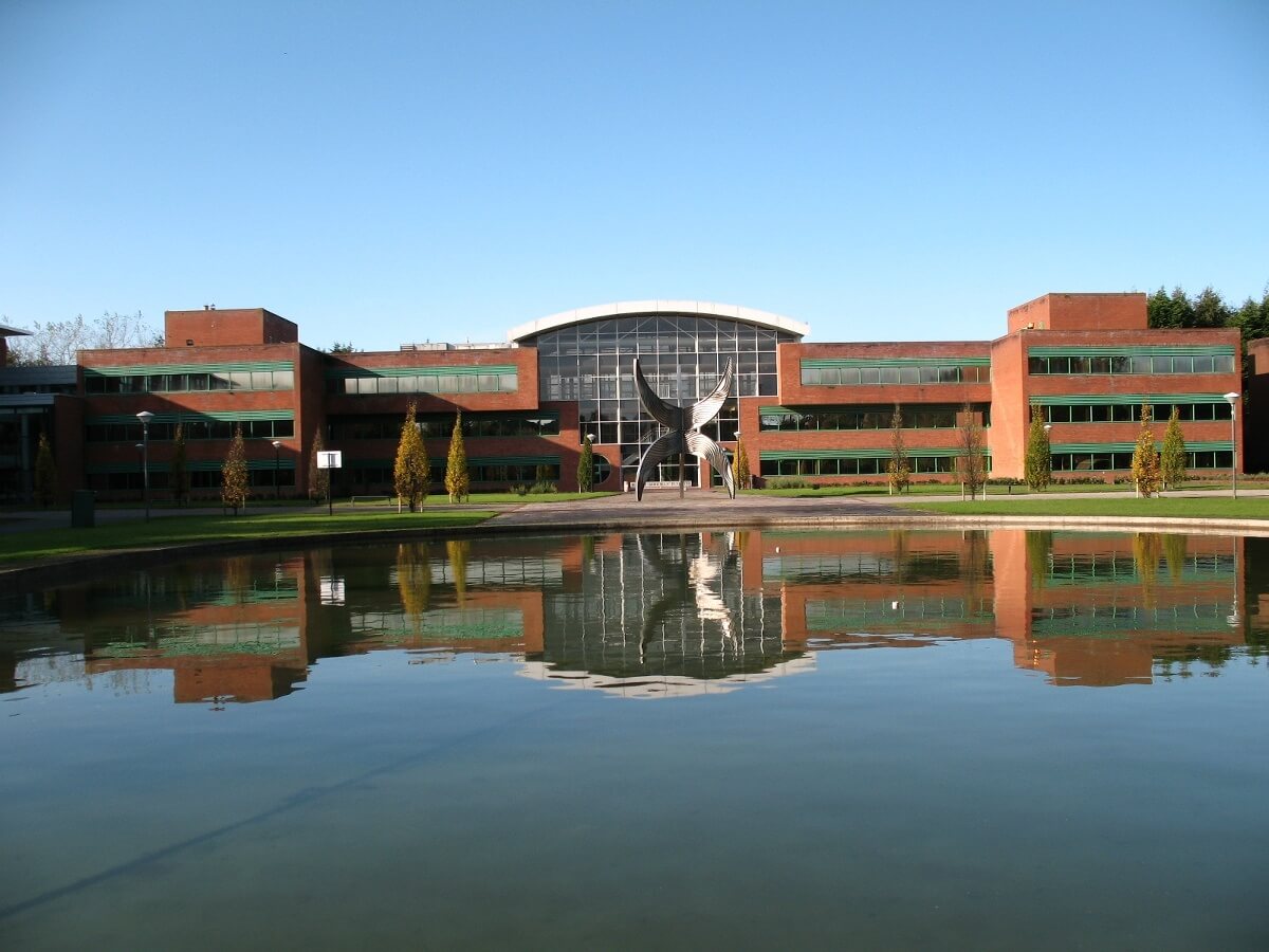 劳里埃大学世界排名多少名?在加拿大排第几? 申请方