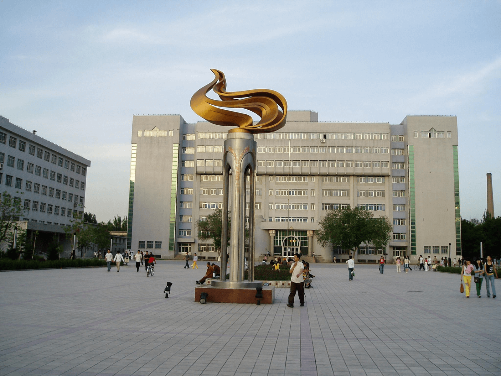 新疆大学政治与公共管理学院怎么样?设有哪些专业? 申请方