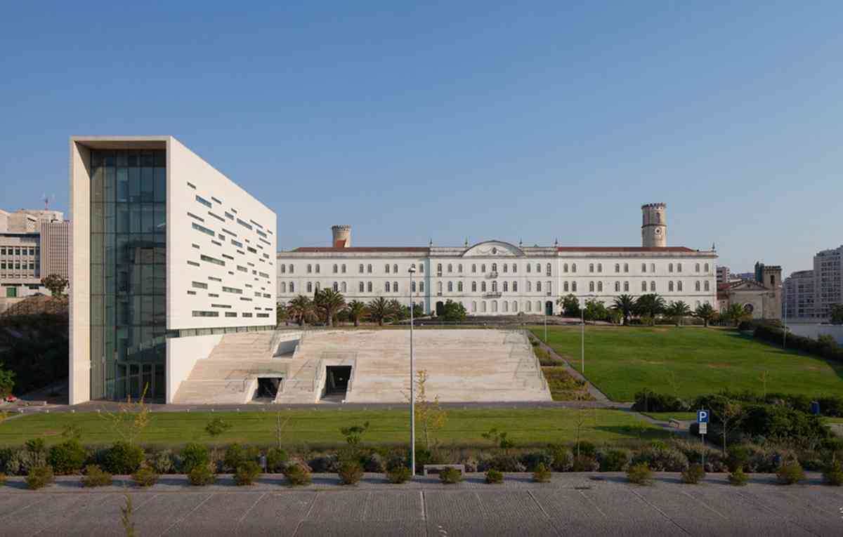 里斯本新大学大学春季入学申请时间,开学时间是几月? 申请方